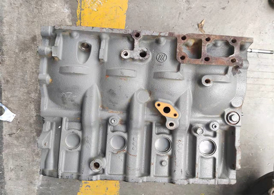 มือ 2 4le2 ISUZU Engine Block ดีเซลสำหรับรถขุด Sk75-8 Water Cooling 8980894851